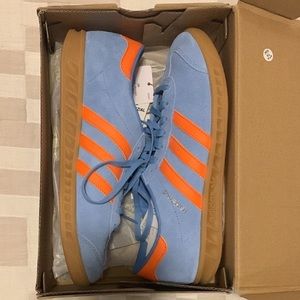 Adidas Hamburg light blue and orange, NWT, EU 39 1/3 (similar to samba)